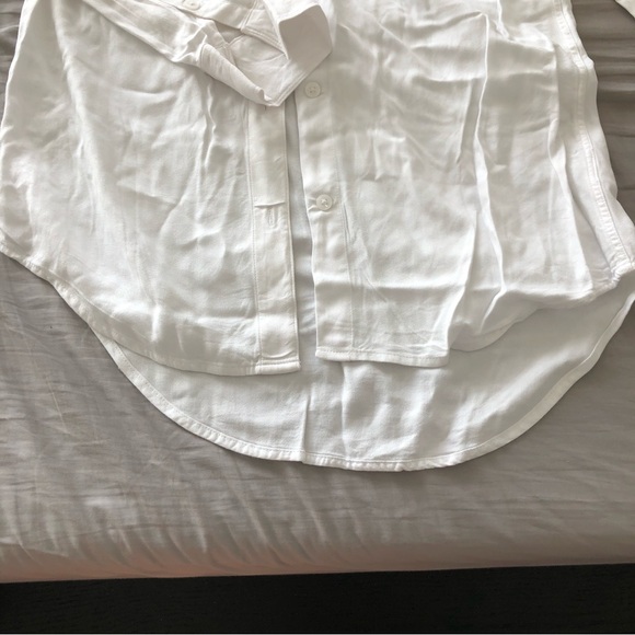Talula Aritzia white button up. Irons well into smooth shirt. Light for summer! - Picture 4 of 5
